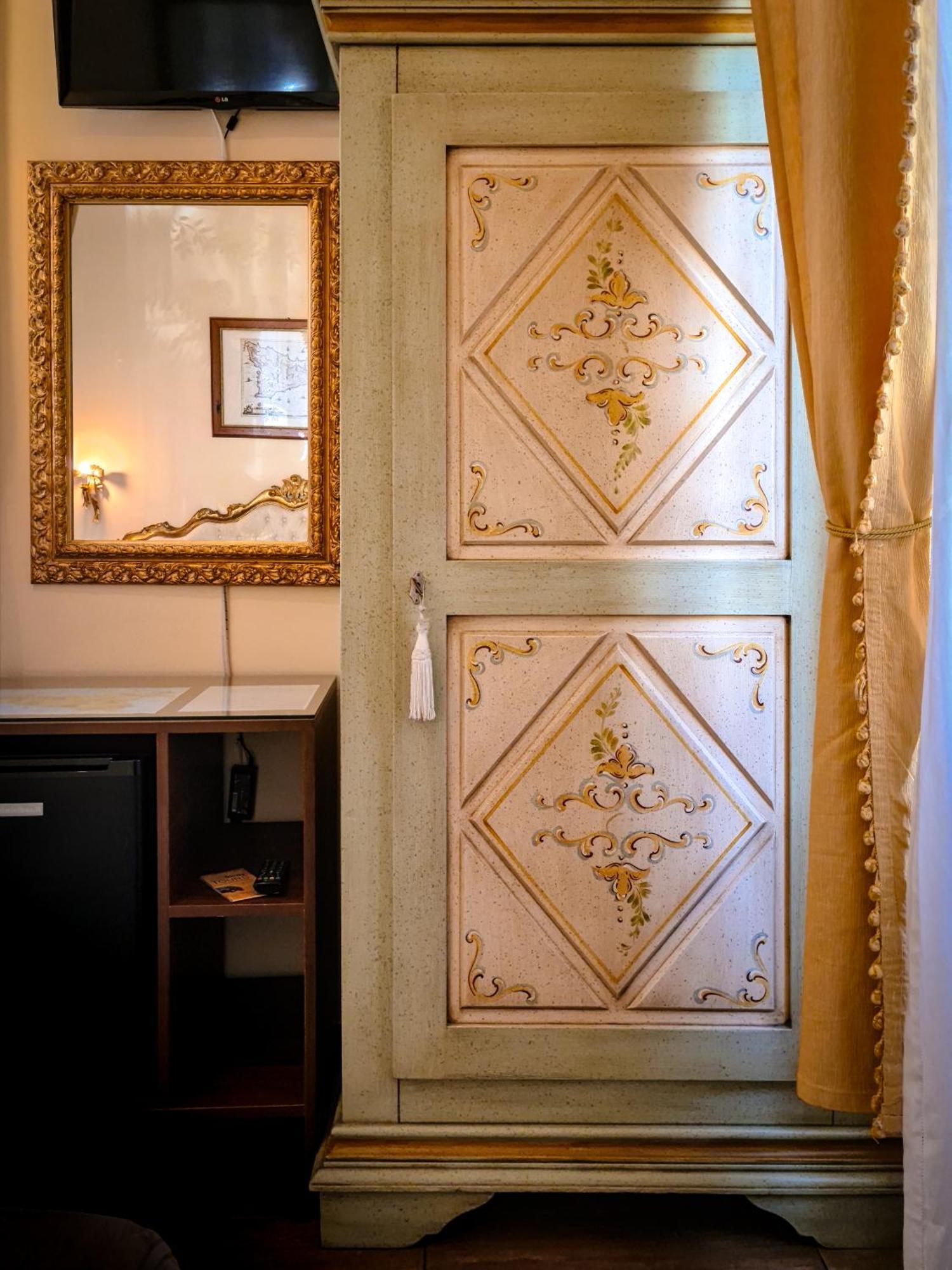 B&B Joan'S Heritage Taormina Quarto foto